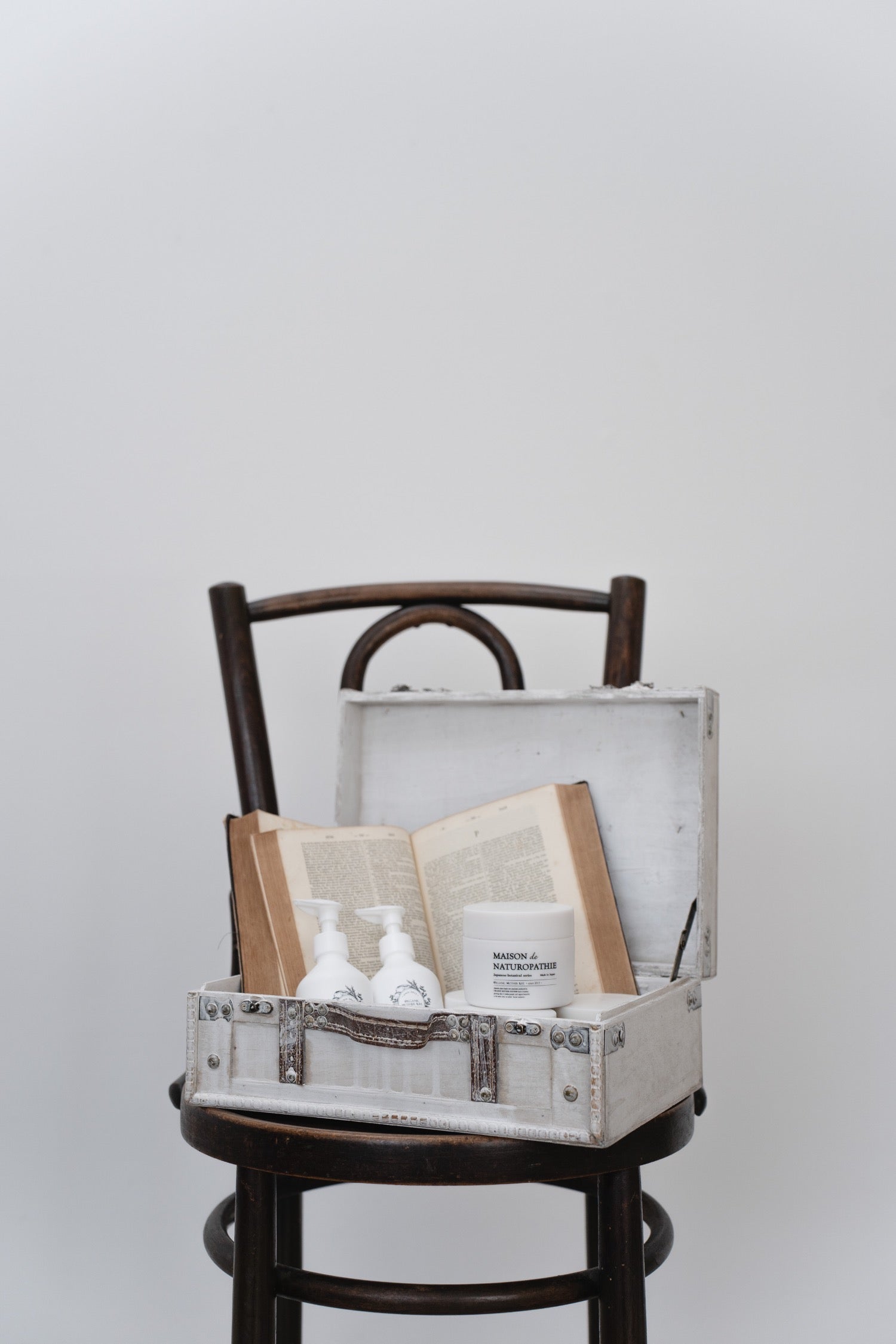 【PRO】Japanese-Style Organic Esthetic Set (with Antique Box)