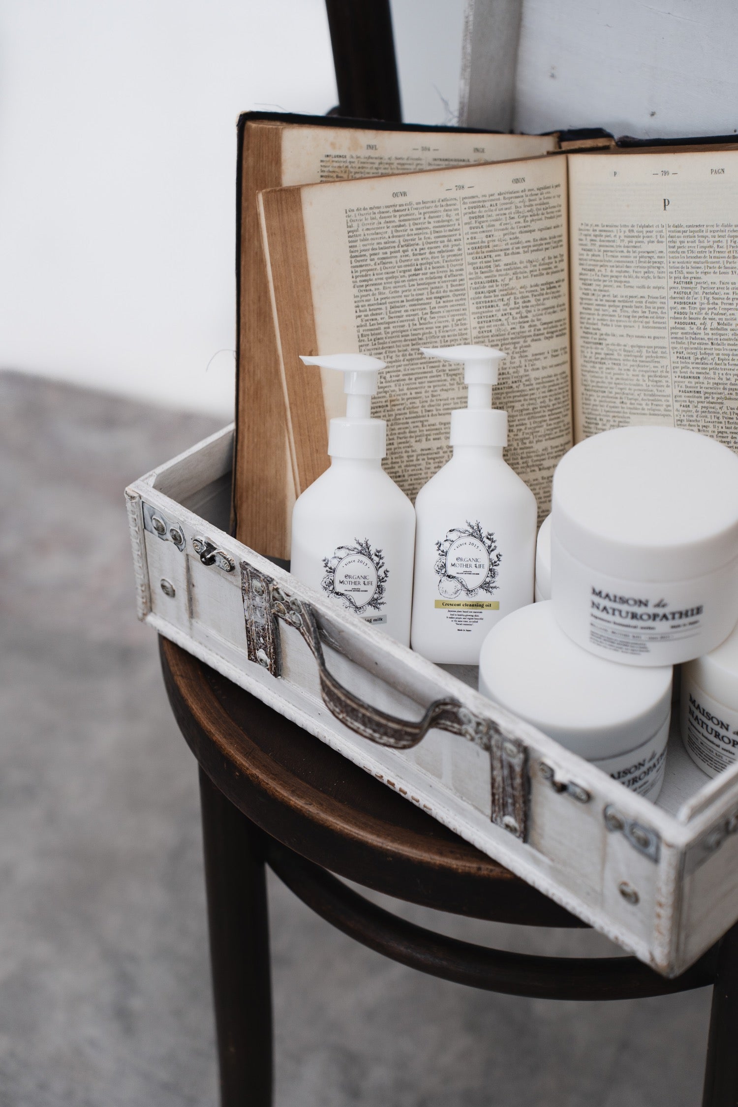 【PRO】Japanese-Style Organic Esthetic Set (with Antique Box)